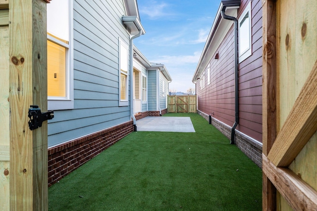 view of yard with a patio