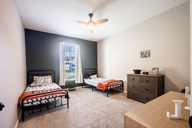 bedroom with ceiling fan