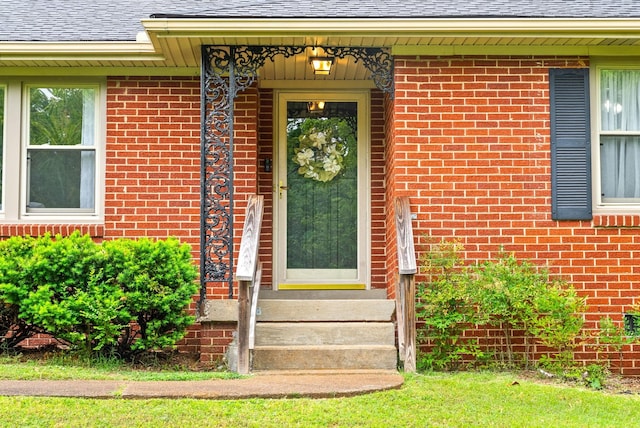 3 Hillwood Ct, Clarksville, TN 37043 - doorway to property with a shingled roof and brick siding