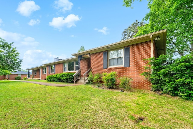 3 Hillwood Ct, Clarksville, TN 37043 - ranch-style house featuring brick siding and a front lawn