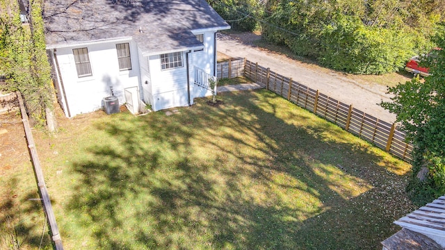 view of yard featuring central AC unit