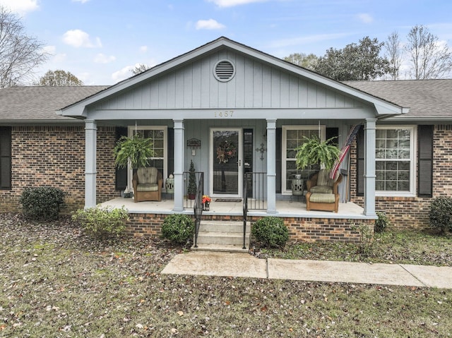 view of front facade featuring a porch