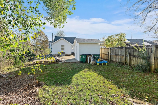 view of yard with a patio