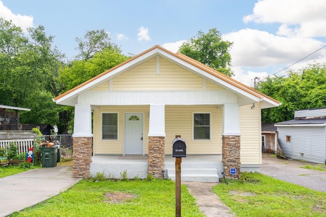 800 Tunnel Blvd, Chattanooga, TN 37406 - view of front of property with covered porch and stone siding
