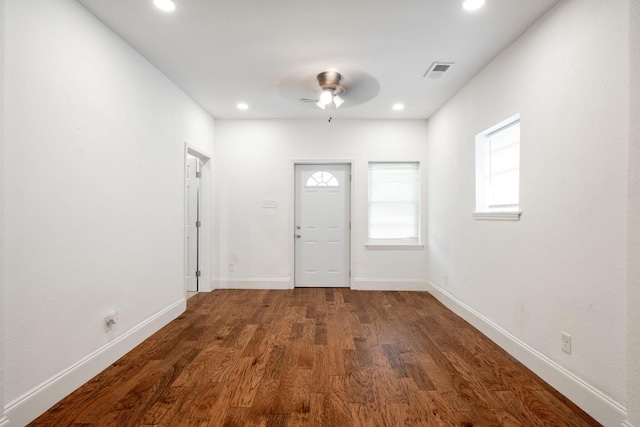 800 Tunnel Blvd, Chattanooga, TN 37406 - foyer entrance featuring a ceiling fan, wood finished floors, recessed lighting, and baseboards