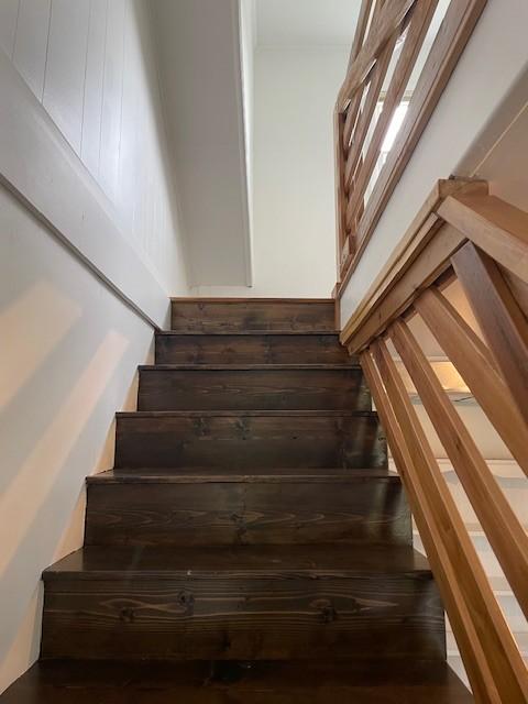 60 Riddle Rd, Shelbyville, TN 37160 - view of staircase