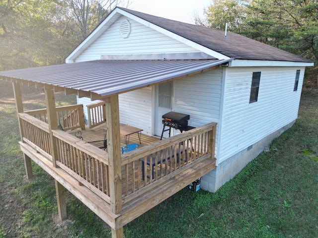 exterior space featuring a yard