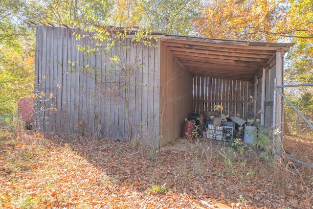 view of outbuilding