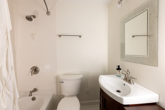 full bathroom with baseboards, vanity, toilet, and shower / bathtub combination with curtain