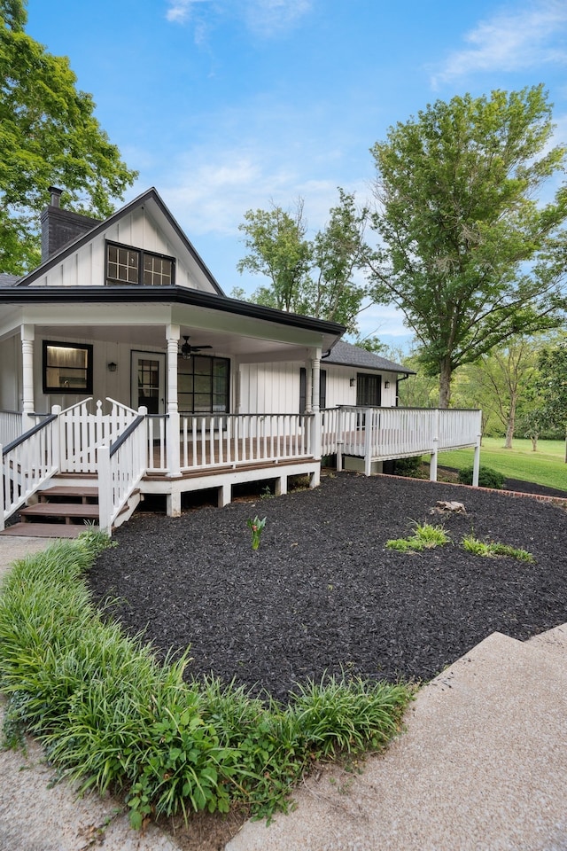 view of front facade with covered porch