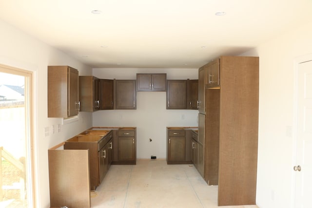 kitchen featuring light tile patterned floors