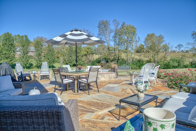 view of patio / terrace featuring an outdoor hangout area