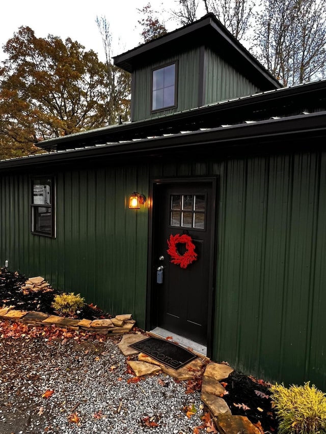 view of property entrance