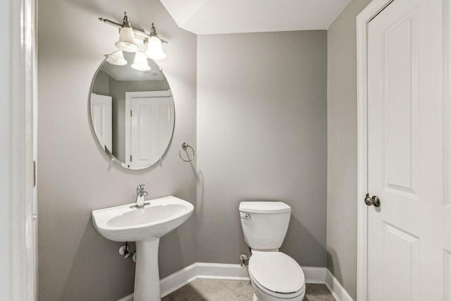 3200 Long Blvd Unit 4, Nashville, TN 37203 - bathroom featuring baseboards and toilet