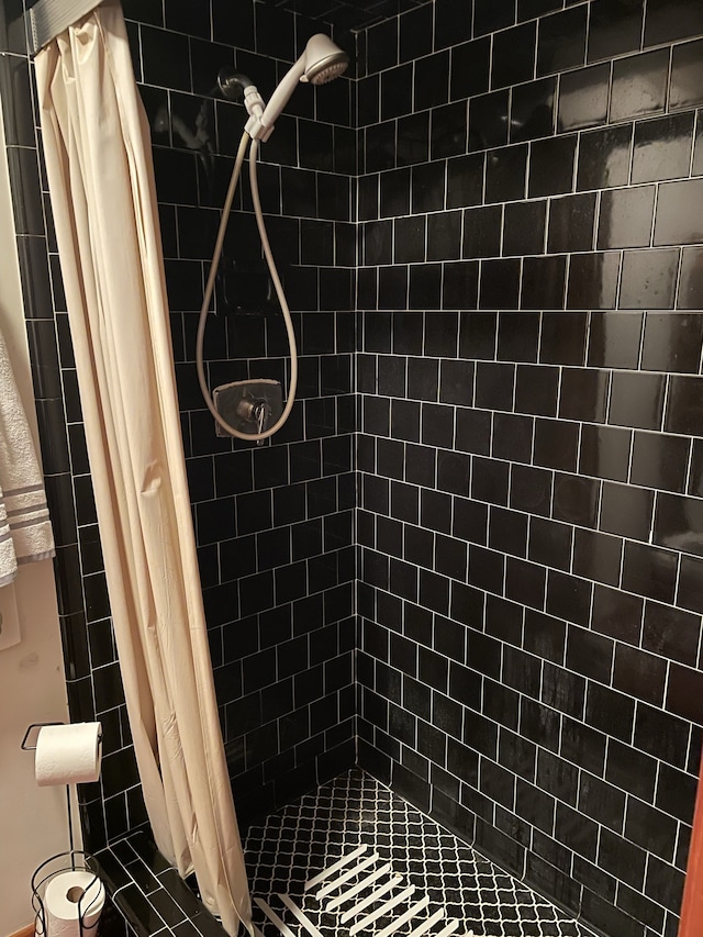 bathroom with walk in shower