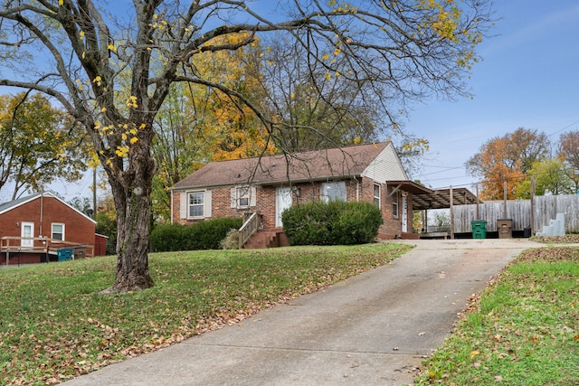 view of front of home with a front lawn