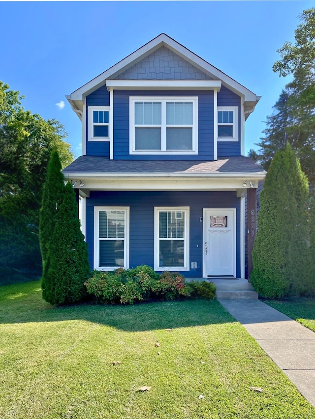 view of front facade with a front lawn