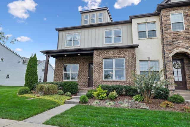 view of front facade with a front yard