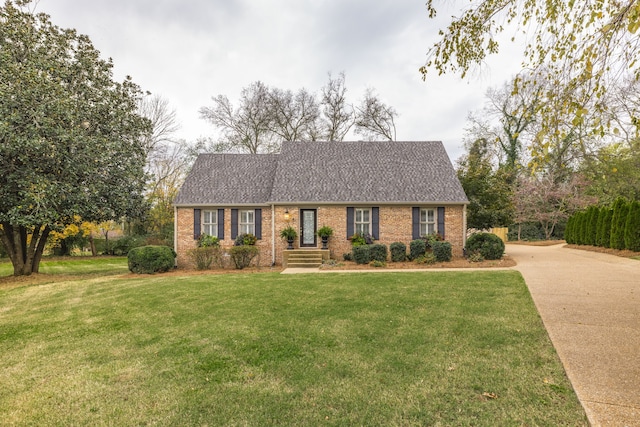 view of front of house featuring a front yard