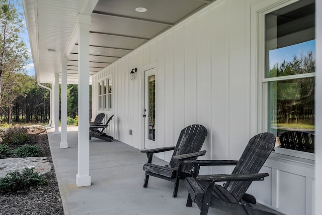 view of patio / terrace featuring covered porch