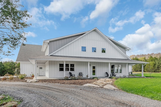 view of front of home with a front lawn