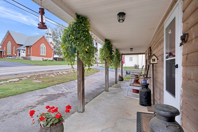 view of patio featuring covered porch