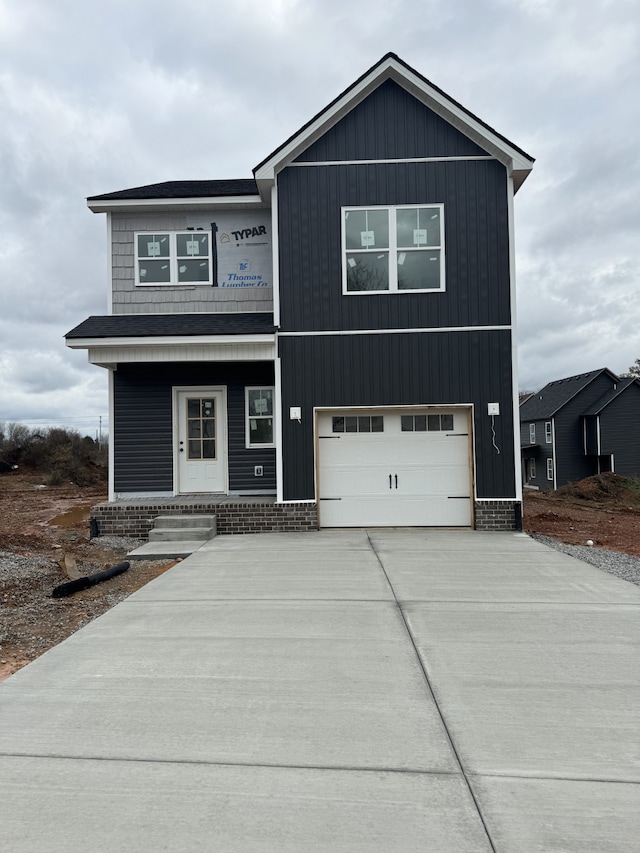 view of front of house featuring a garage