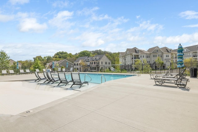 900 Vintage Green Ln Unit 301, Franklin, TN 37064 - community pool featuring a residential view and a patio