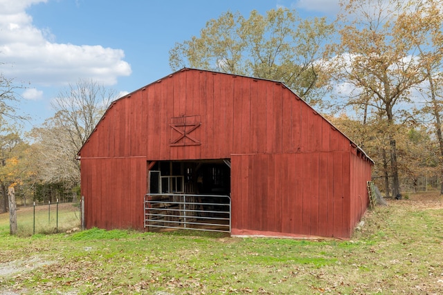 view of outbuilding