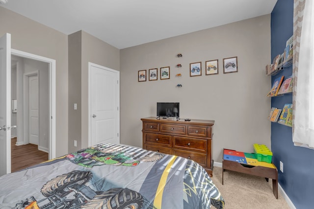 bedroom with carpet flooring