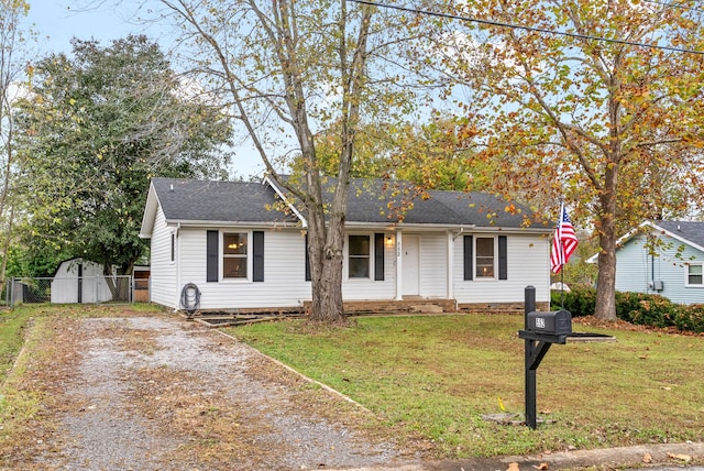 view of front facade with a front yard