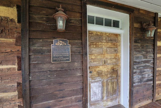 view of property entrance