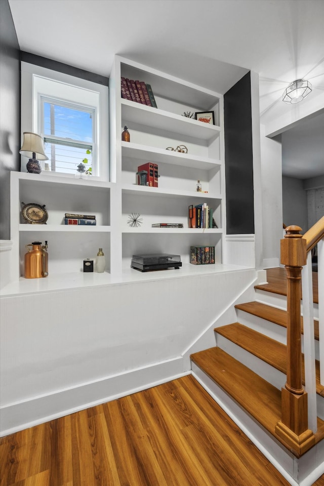 room details featuring hardwood / wood-style flooring