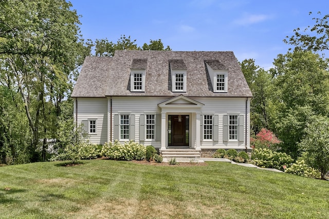 view of front facade featuring a front yard