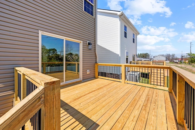 6 Charleston Cv, Clarksville, TN 37043 - view of wooden deck