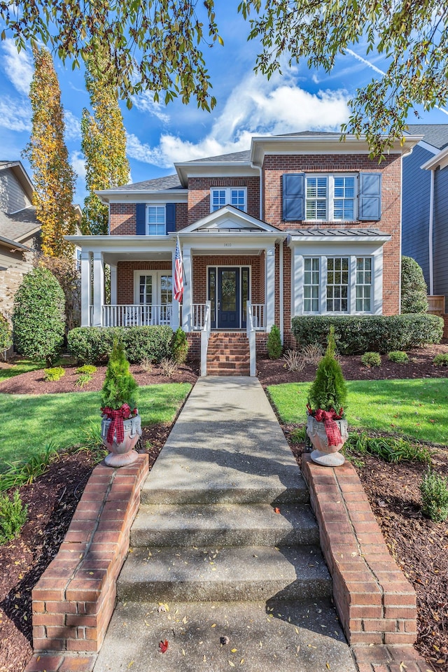 view of front of property with a front yard