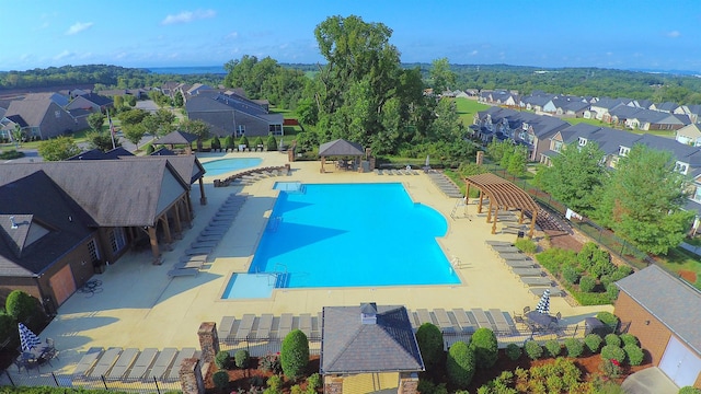 view of swimming pool