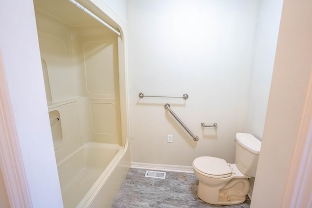 full bath with toilet, baseboards, and visible vents