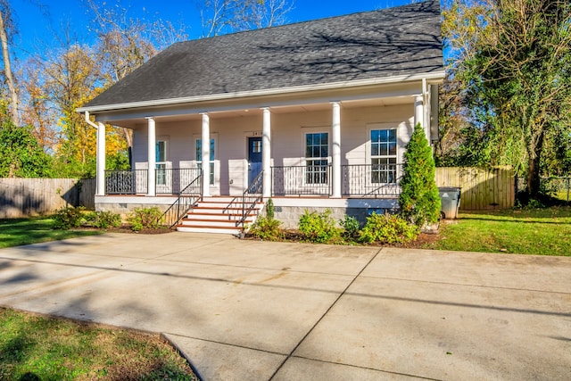 bungalow-style house with covered porch