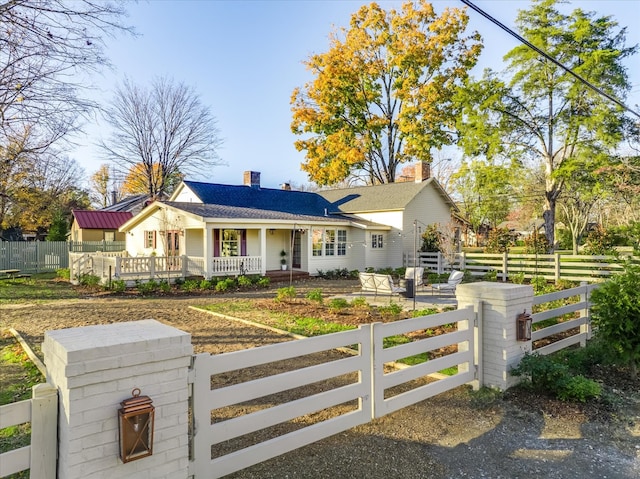 ranch-style house with a porch