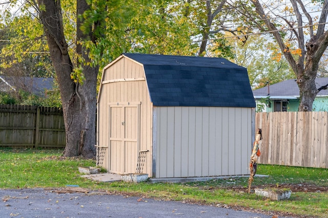 view of outbuilding