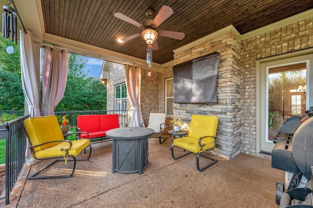 view of patio / terrace featuring an outdoor hangout area and ceiling fan