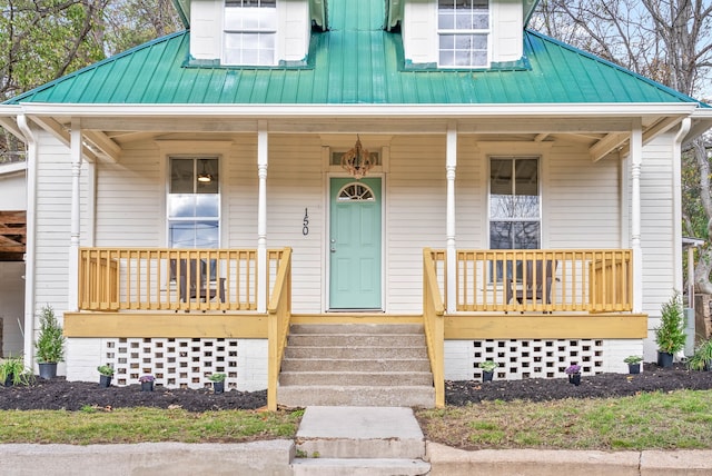 view of front of home featuring a porch