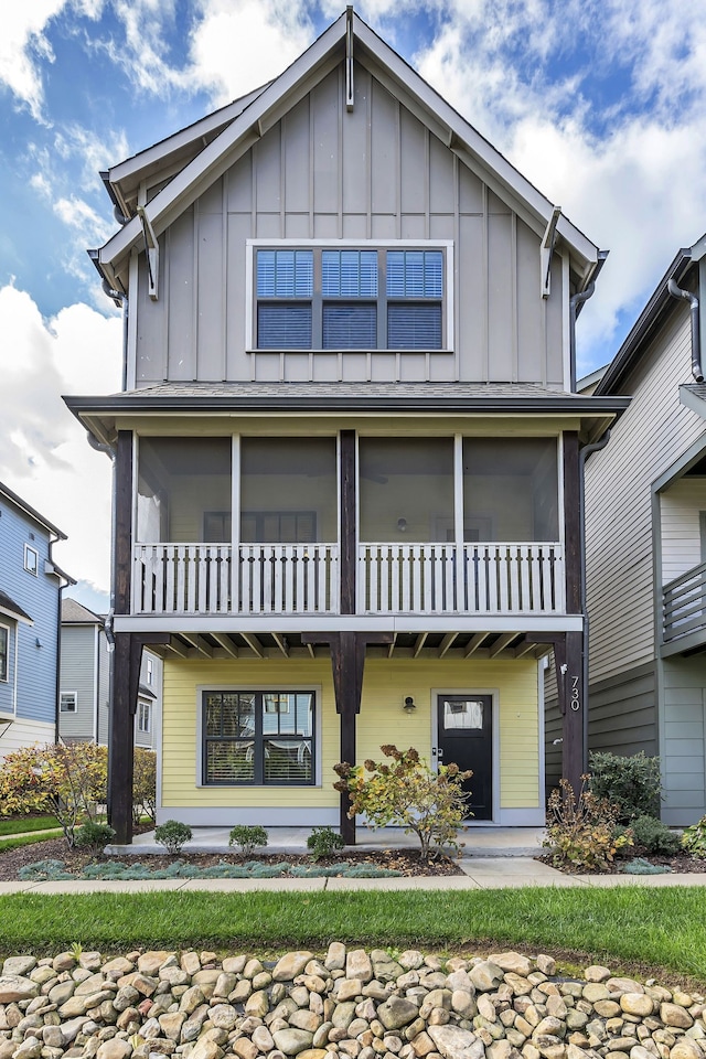 view of front of property with a balcony