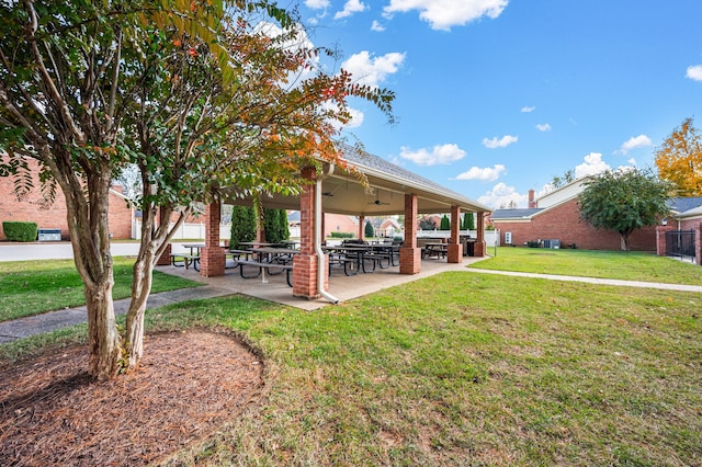 view of yard featuring a patio area