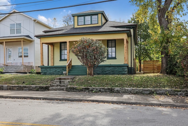 view of front of property featuring a porch