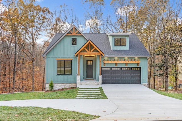 view of front of house featuring a garage