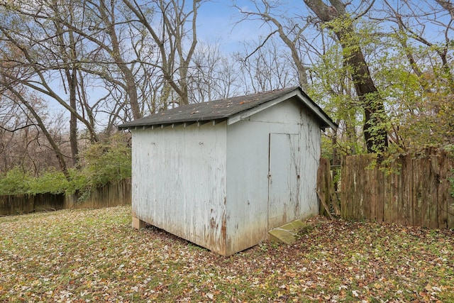 view of outbuilding