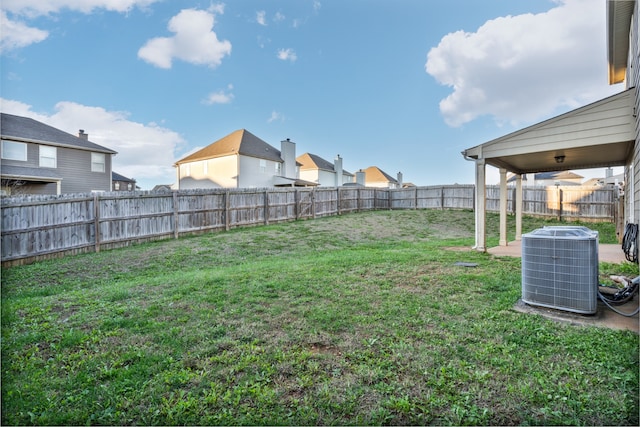 view of yard featuring cooling unit