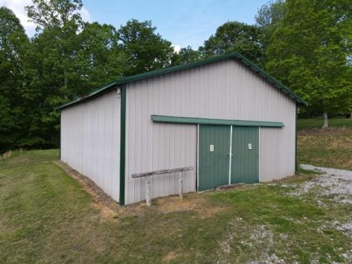 1159 New Hope Rd, Celina, TN 38551 - view of pole building with a yard